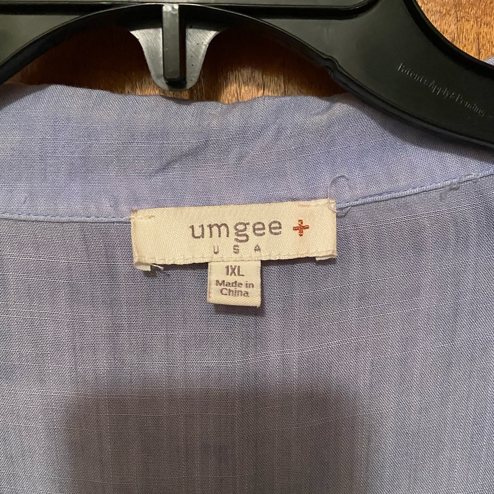 Plus Size Umgee Button Front Blouse - Picture 3 of 8